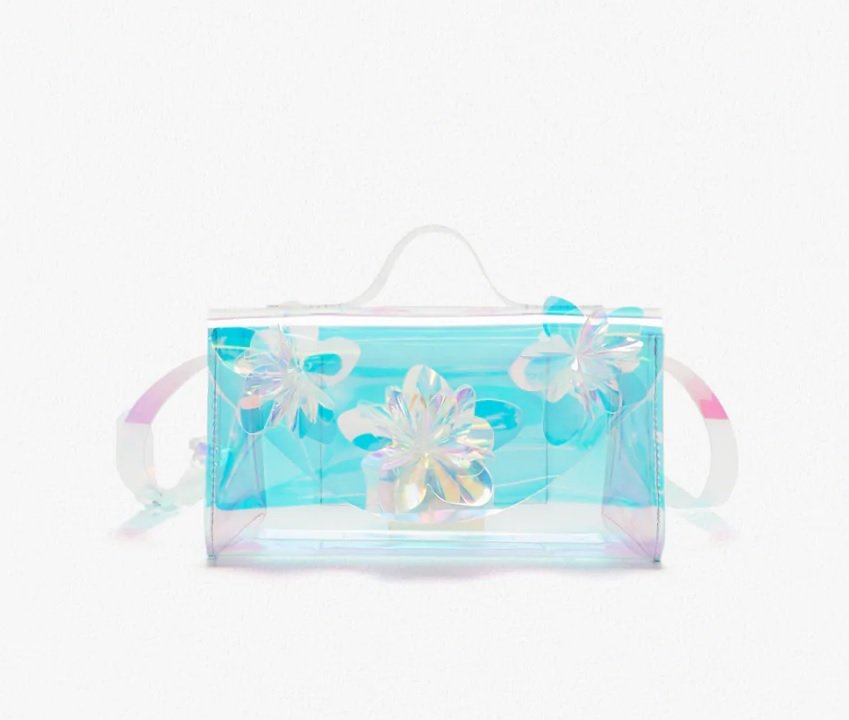 Bolso pequeño con flores iridiscentes de Zara.