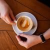 café