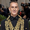 Jeremy Scott anuncia su final en moschino tras diez año al frente de la firma