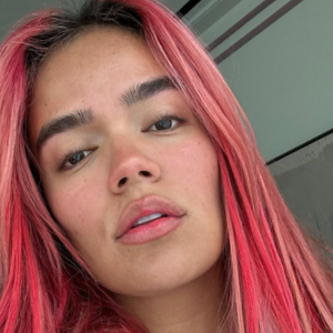 Karol G estalla: "Mi cuerpo no se ve así"