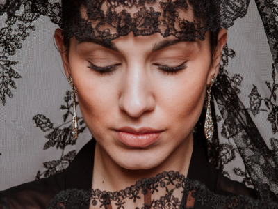 mantilla look