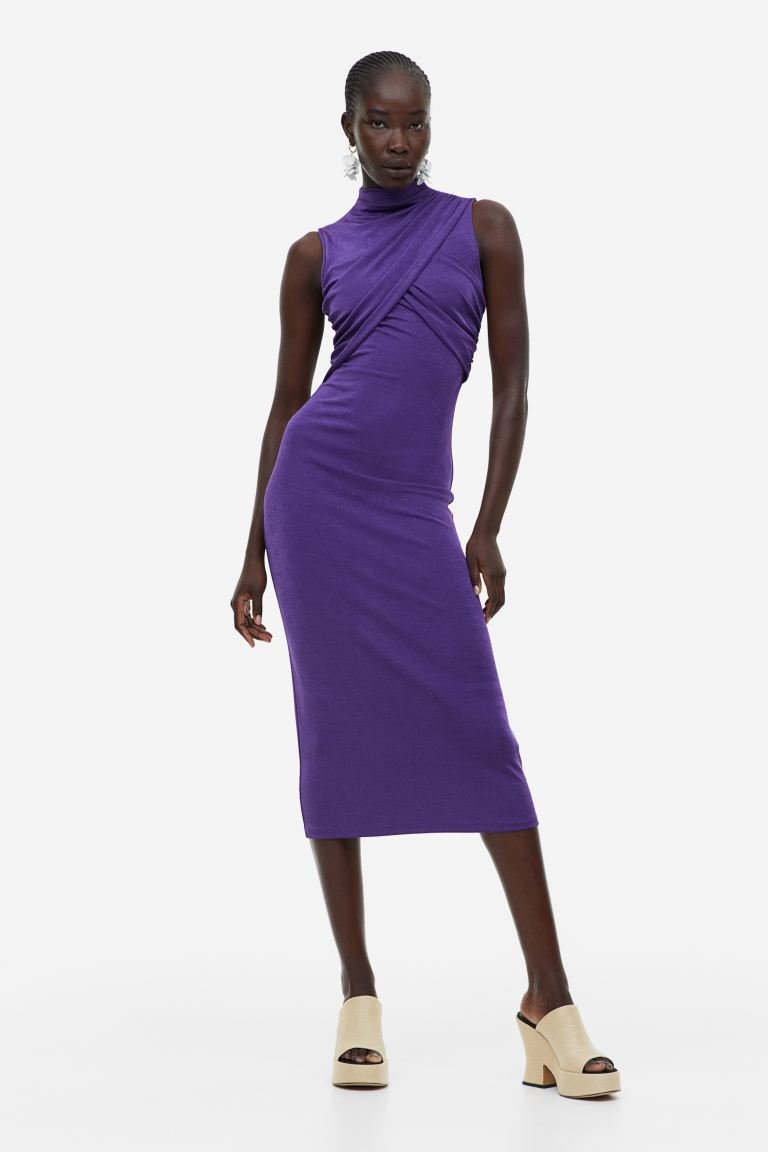 Vestido drapeado morado de H&M