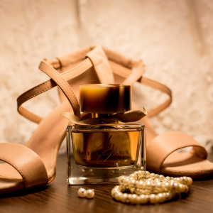 Los 8 perfumes perfectos de mujer para los días y noches de verano