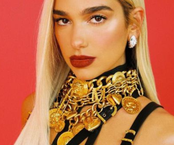 "La Vacanza" una colaboración entre Dua Lipa y Versace que está arrasando