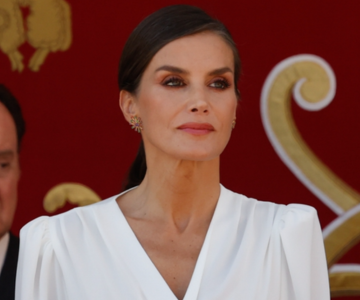 La reina Letizia causa furor con su atuendo en el Día de las Fuerzas Armadas