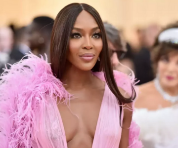 Naomi Campbell criticada tras ser madre por segunda vez con 53 años