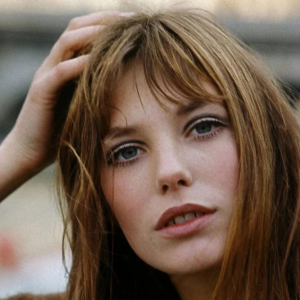 Adiós a Jane Birkin, icono de moda, cantante y actriz, fallecida a los 76 años