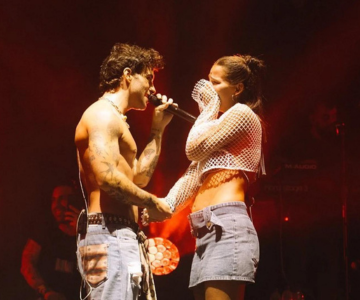 Álvaro de Luna sube a Laura Escanes al escenario en pleno concierto y esto es lo que pasó
