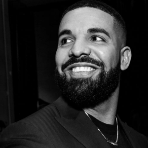 Drake al borde de las críticas tras su reacción con un fan en el escenario