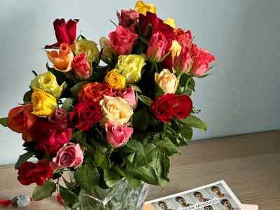 ¿A quién le regalarías una rosa según su color? ¿A quién le regalarías una rosa según su color?